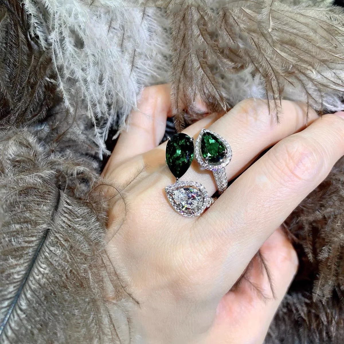 Luxury Emerald Pear Shape Ring