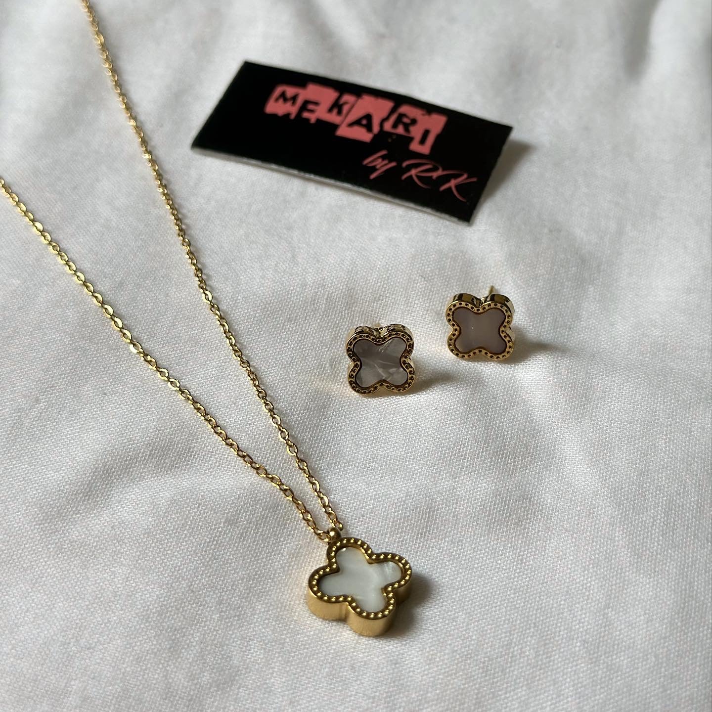 Opal Clover Necklace Set