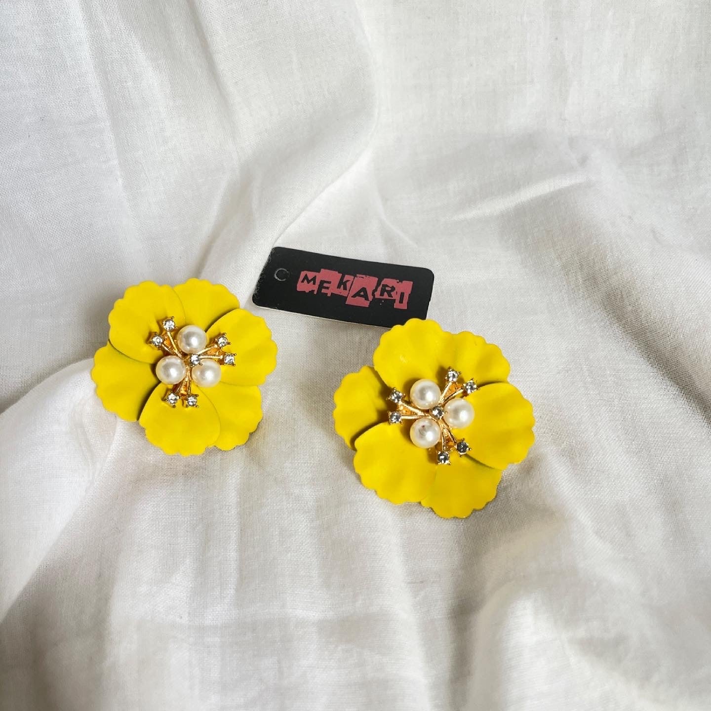 PEARL FLOWER STUD