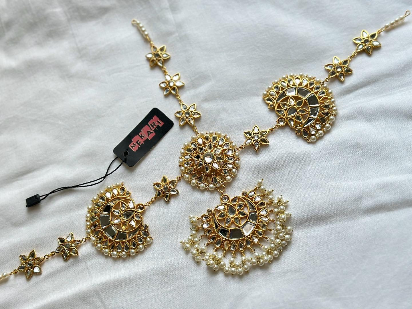 Kundan Maangteeka with Mathaptti
