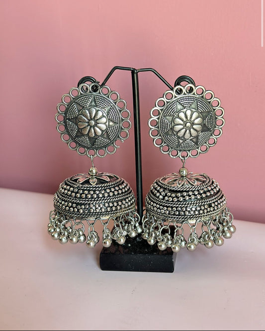 Maheen Jhumka