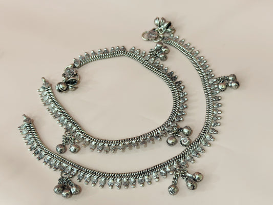Nida Ghungru Anklet