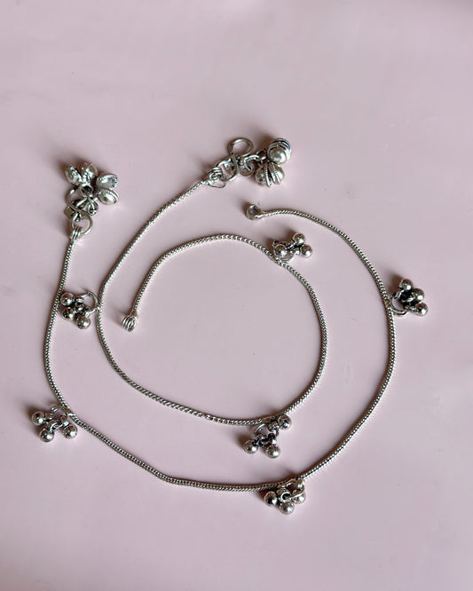 Tri Ghungru Payal