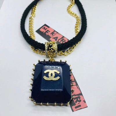 CHANNEL PENDANT