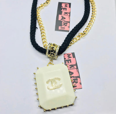 CHANNEL PENDANT