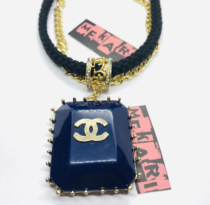 CHANNEL PENDANT