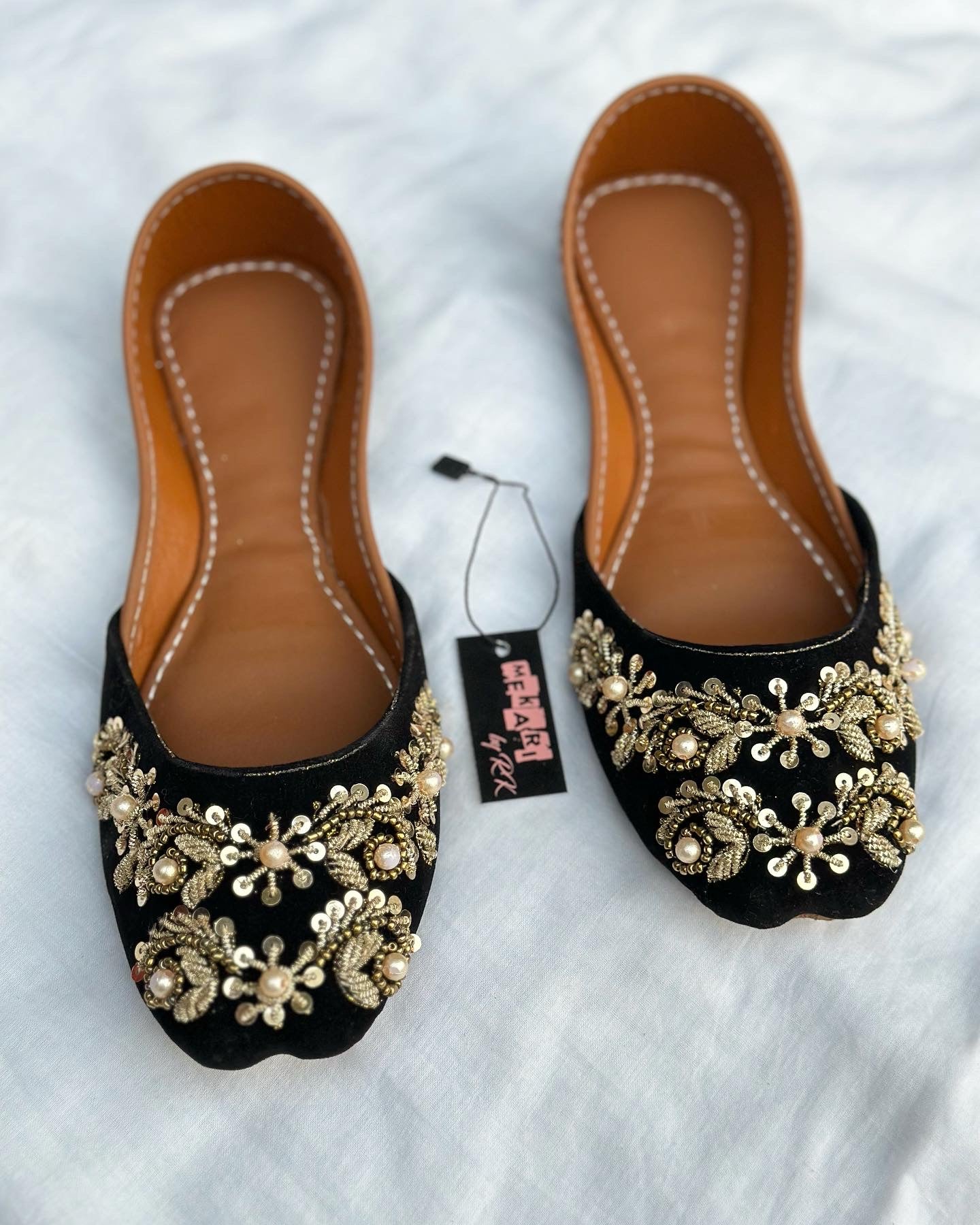 Black Pearl Khussa