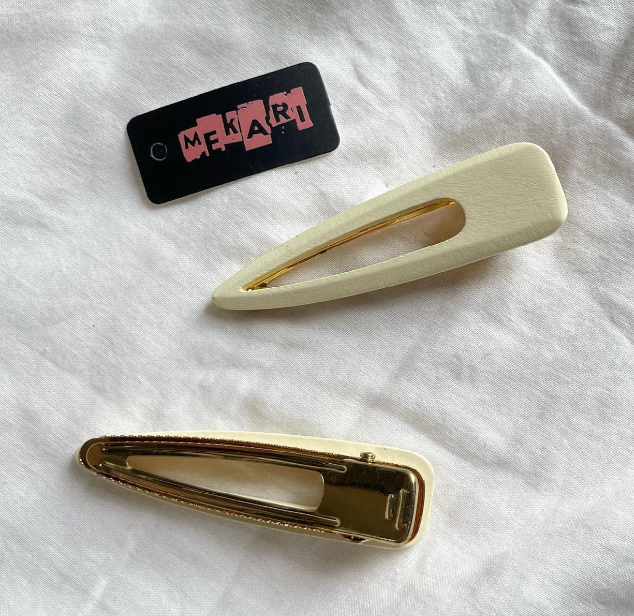Beige Barrettes