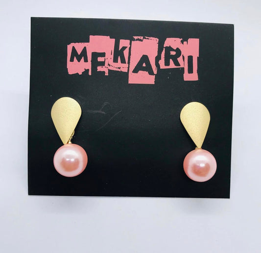 PACK OF PEARL STUDS